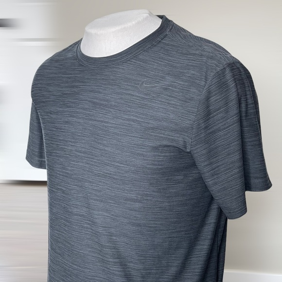 Nike Dri-Fit Dark Gray T-Shirt Medium - Picture 4 of 6